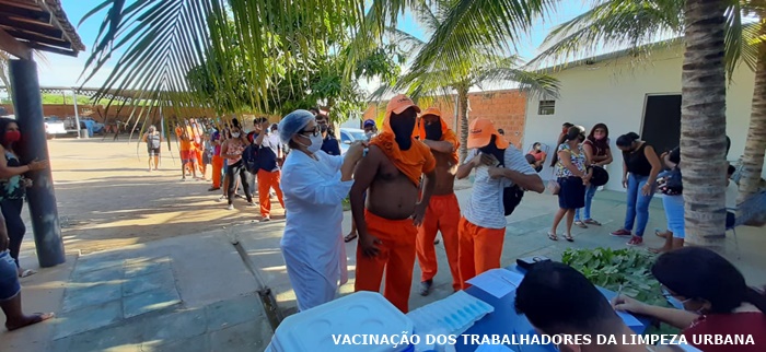 Garis e trabalhadores da limpeza pública, aeroporto municipal e detentos recebem primeira dose da vacina contra a Covid-19 em Guanambi