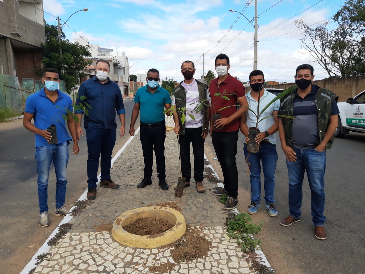 Dia do Meio Ambiente: Secretaria planta e distribui mudas em lançamento de campanha com diversas ações