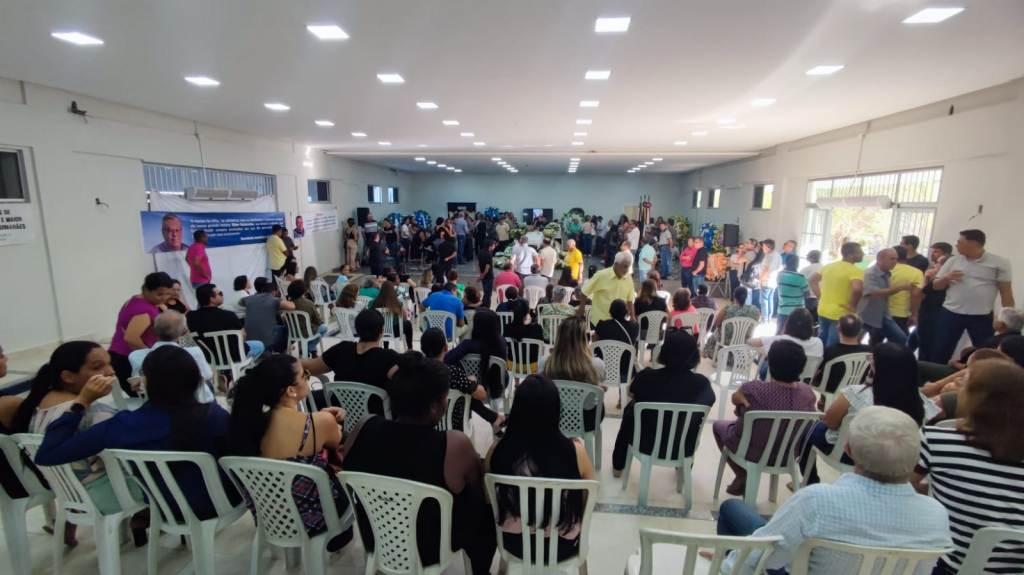 Tristeza, comoção e muitas homenagens marcam velório e sepultamento de Elder Guimarães