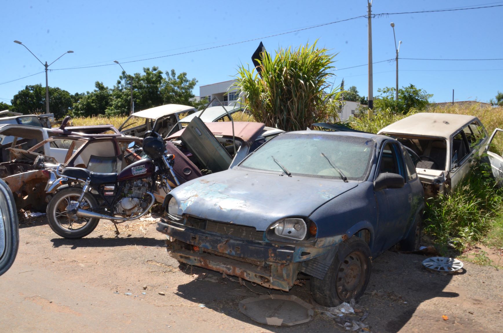 Prefeitura de Guanambi iniciará retirada de veículos abandonados pela cidade a partir desta terça-feira (2)