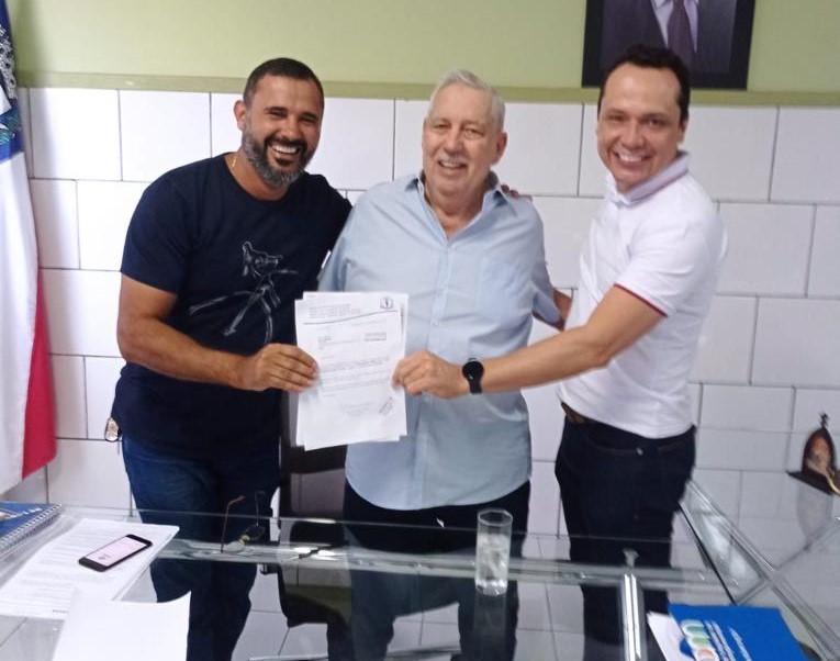 Prefeito Nilo Coelho autoriza recapeamento de trecho urbano danificado da BR-122; saída para Candiba receberá 2 km de asfalto usinado