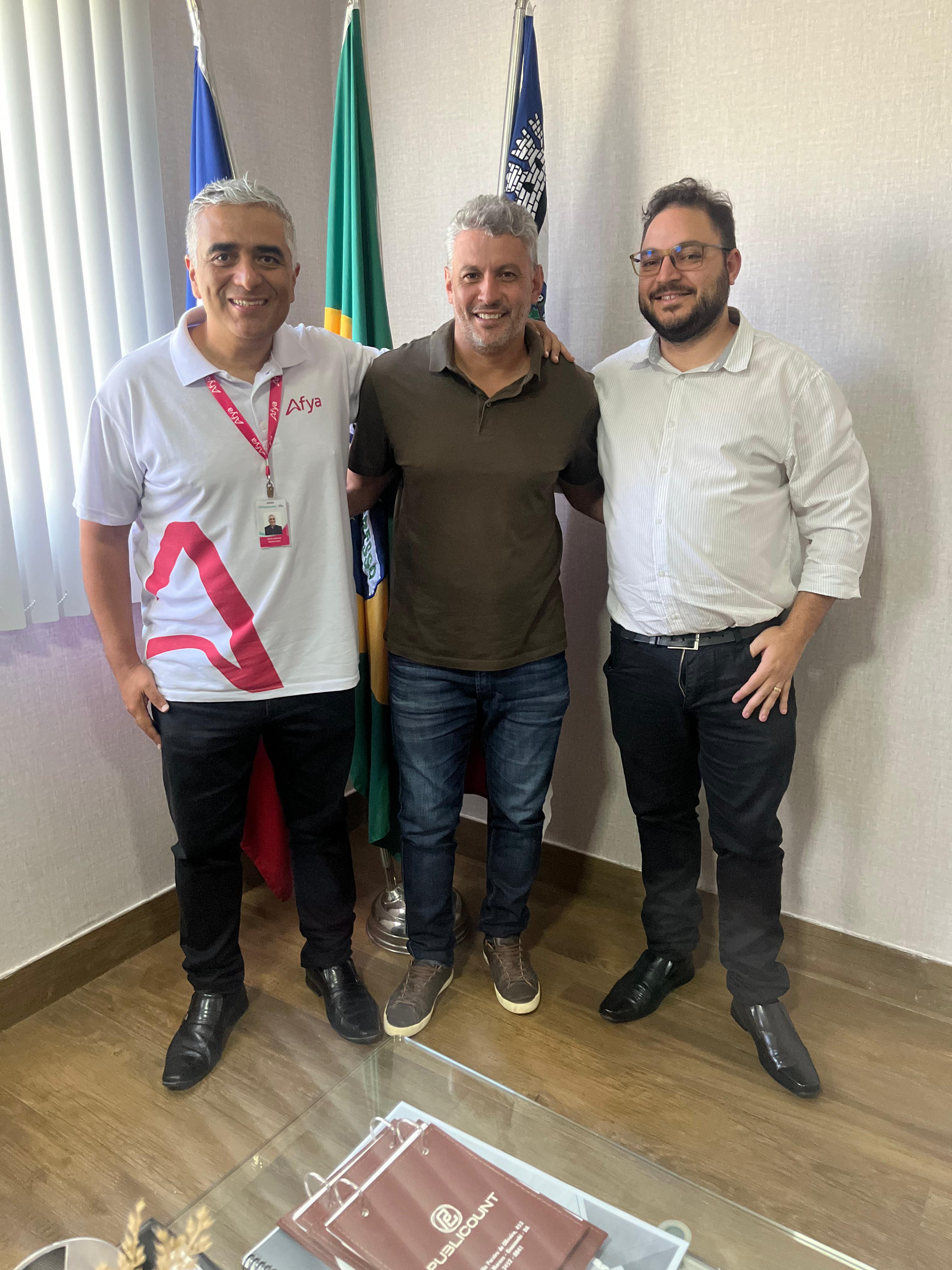 Prefeito de Guanambi recebe visita de novo diretor da FIP-Guanambi Afya e reafirma parceria com a instituição