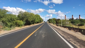 Seinfra de Guanambi finaliza recapeamento do asfalto danificado da BR 122, na saída para Pindaí