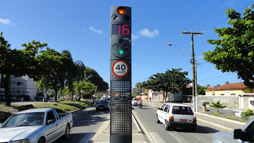 SMTrans de Guanambi inicia implantação das lombadas eletrônicas em avenidas importantes da cidade; início terá caráter educativo