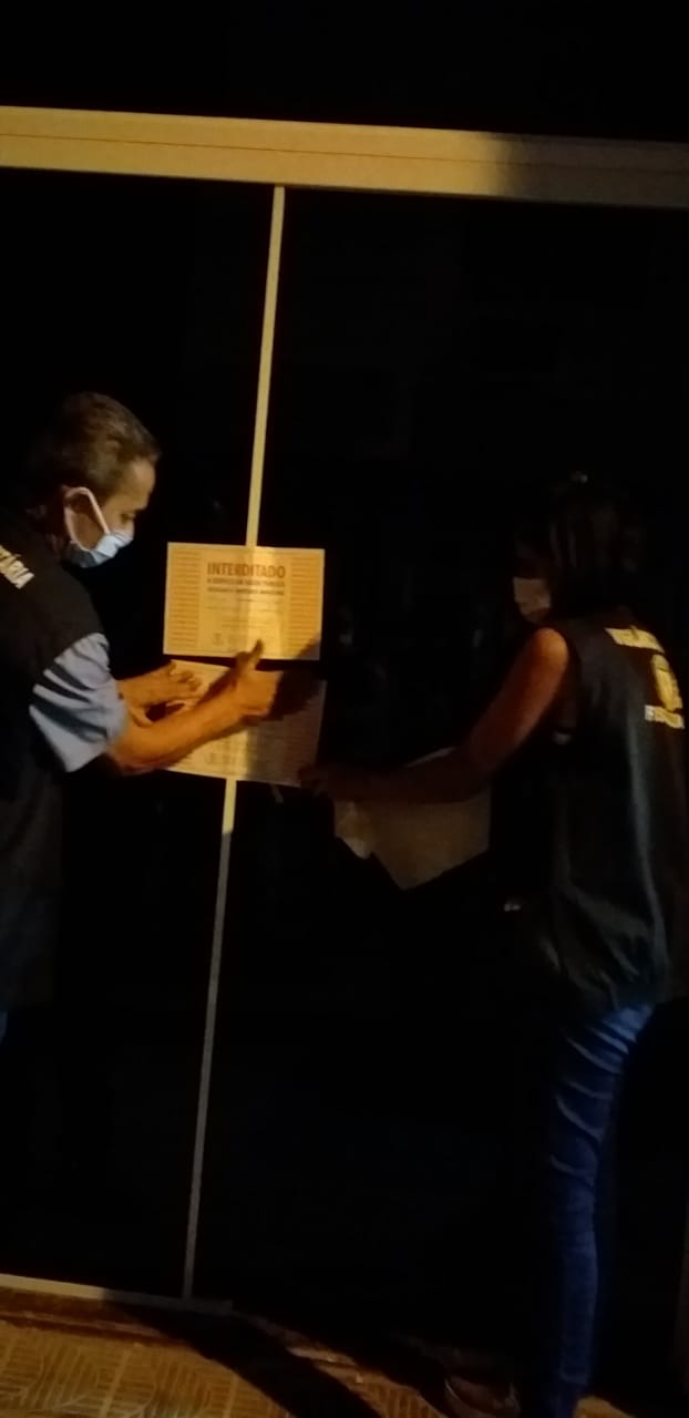 Vigilância Sanitária e PM interrompem festa clandestina com mais de 100 pessoas em Guanambi