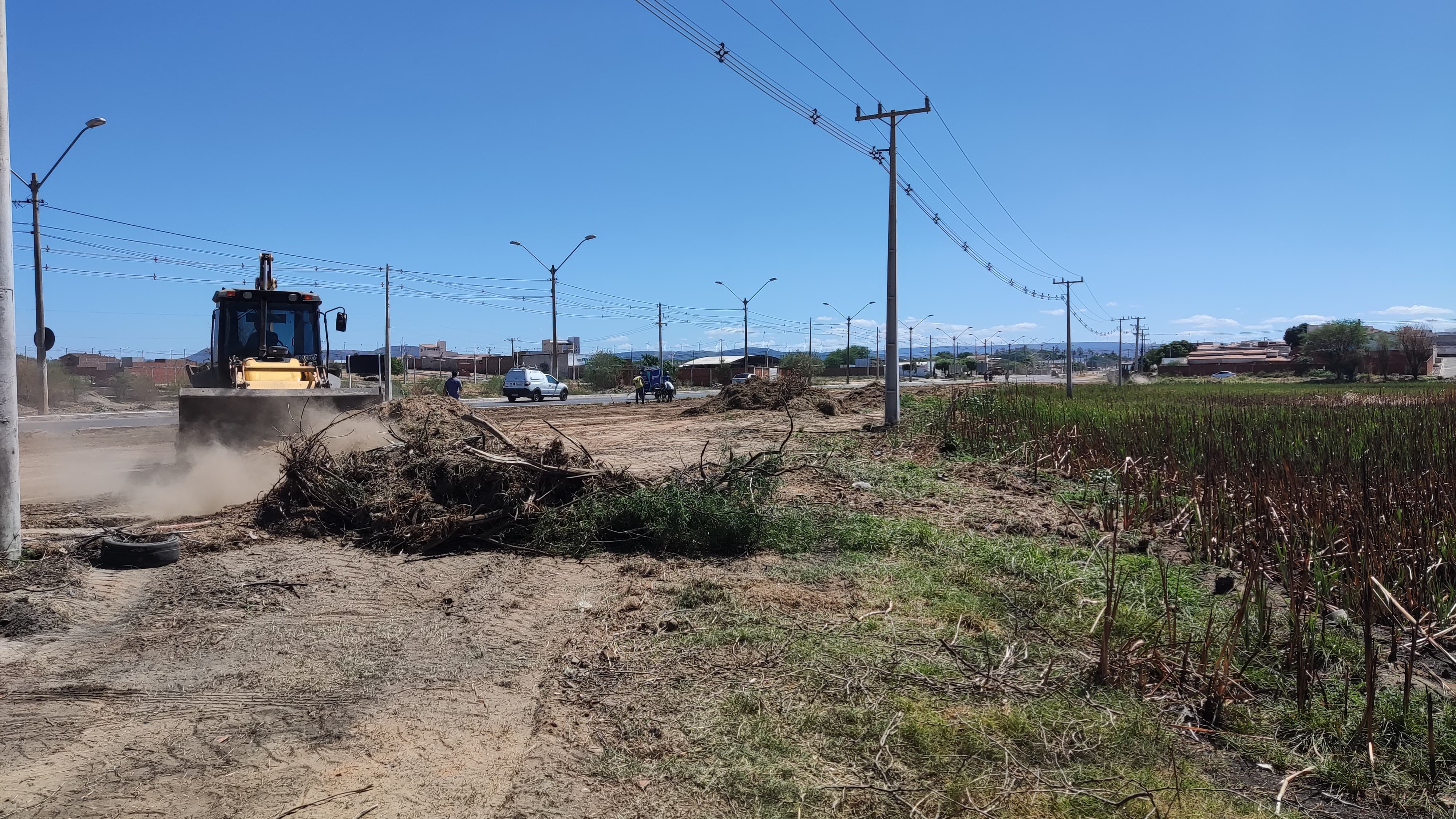 Prefeitura de Guanambi inicia limpeza da Lagoa de João Amaral; lagoas da cidade recebem cuidados para preservação