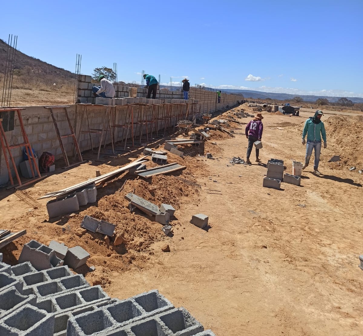 Após colapso no ano passado, atual gestão acelera obras no novo cemitério de Guanambi, que já tem data para entrega