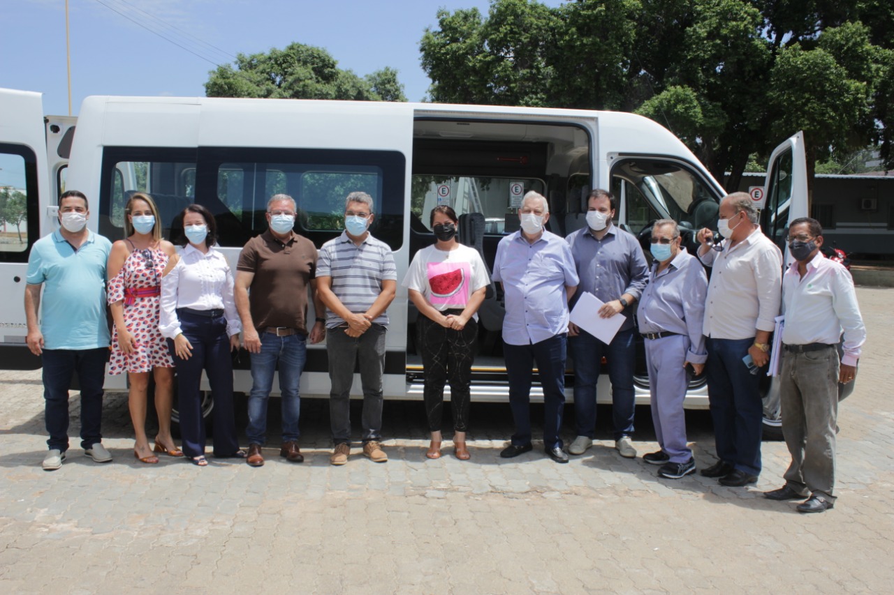 40 NOVOS VEÍCULOS - Prefeitura de Guanambi segue com renovação da frota e adquire novo veículo para transporte de pacientes