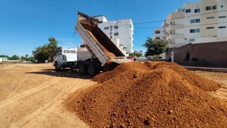 Obras de asfaltamento de diversas ruas do Bairro Sandoval Moraes seguem a ritmo acelerado
