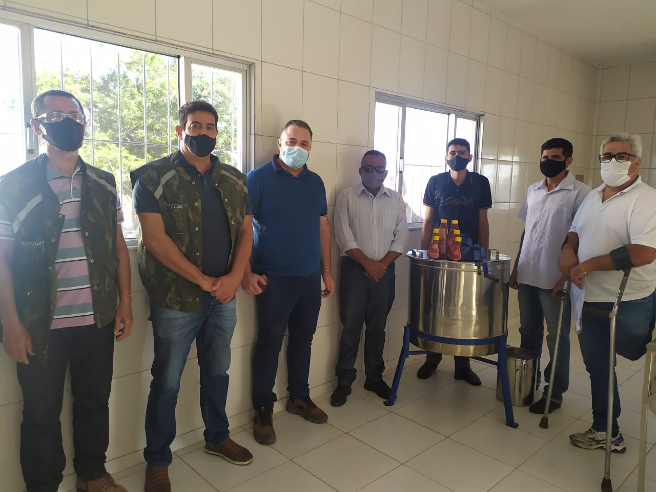 Técnicos e secretário de Agricultura visitam estrutura da associação dos apicultores da microrregião que postula Selo de Inspeção