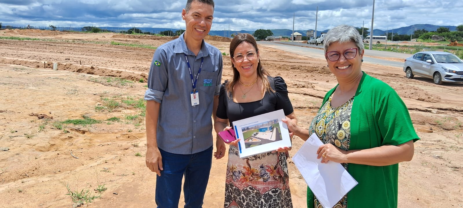 Secretária de Educação de Guanambi visita área onde será construída a Unidade Educacional do SESI; obras iniciam dia 22/03