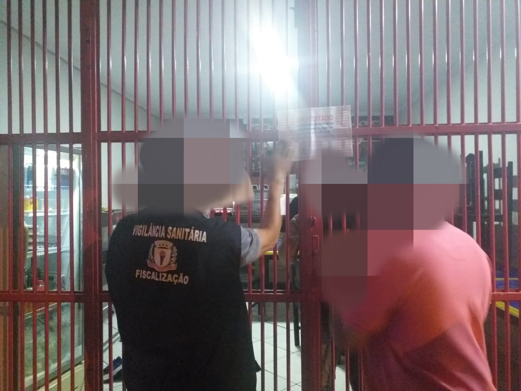 Vigilância Sanitária e PM interditam estabelecimentos nesta sexta por descumprimento do Decreto Municipal