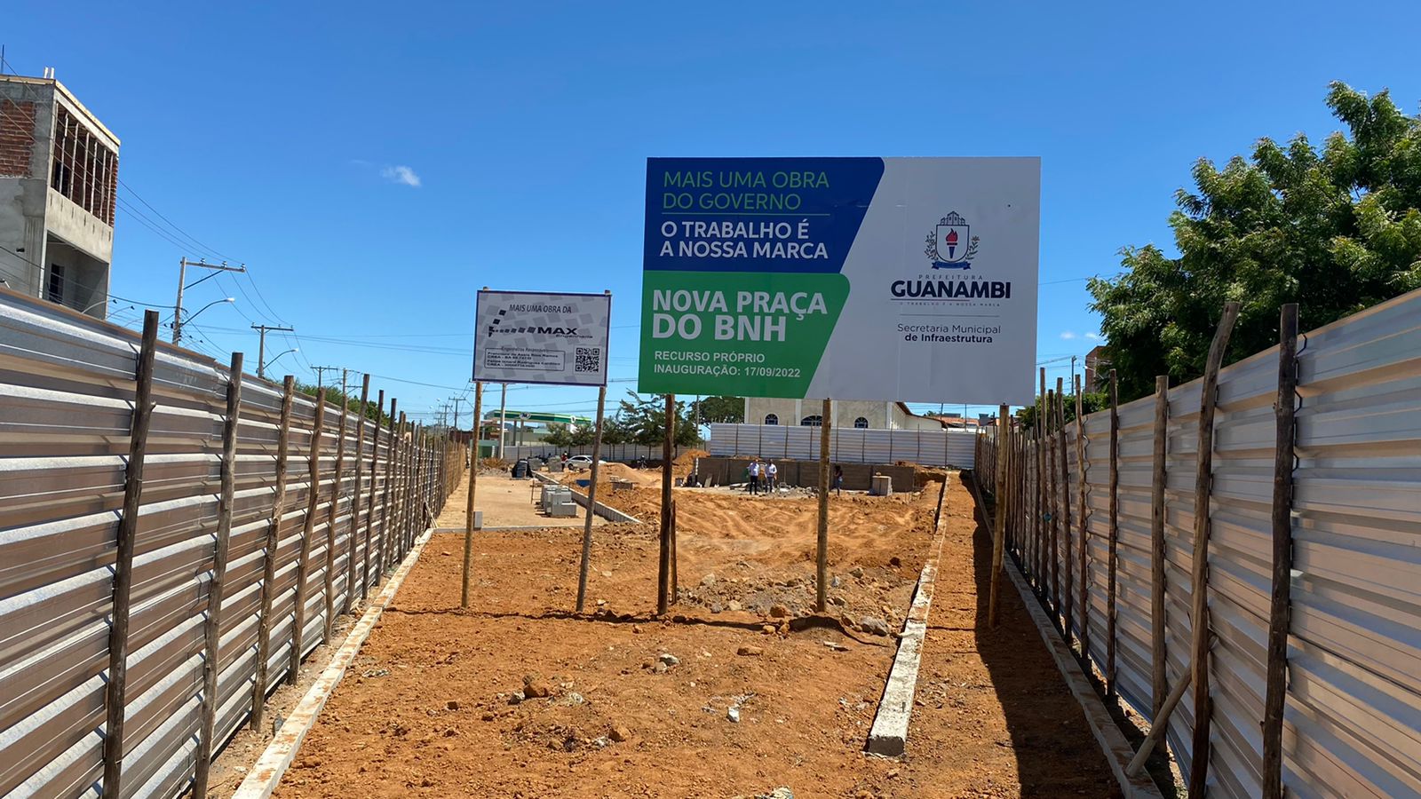 Obras na praça Dom Alberto de Rezende no bairro BNH seguem a todo vapor e já tem data para inauguração