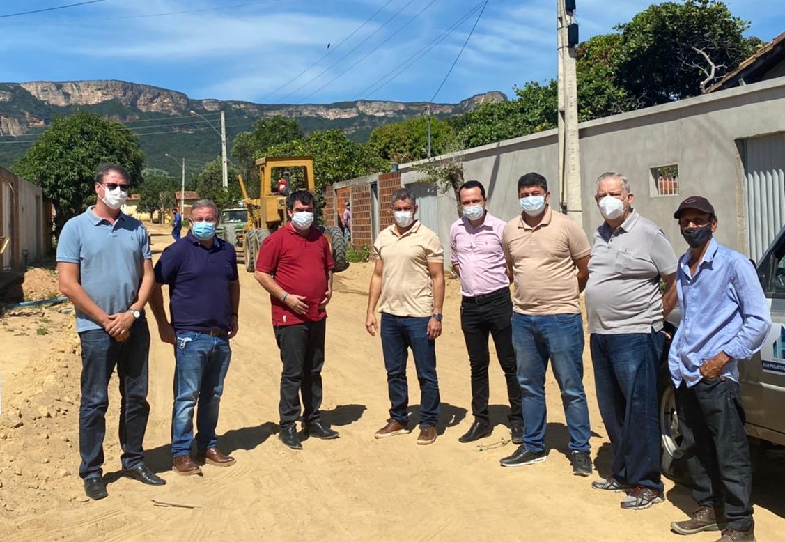 Prefeito Nilo Coelho autoriza projetos para construção de novo PSF em Morrinhos e Hospital para Mutans