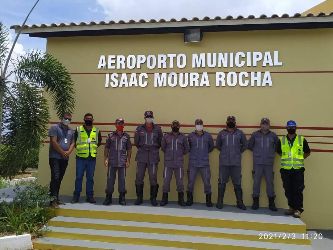 Equipe do Corpo de Bombeiros Militar de Guanambi conhece estrutura do Aeroporto Isaac Moura Rocha