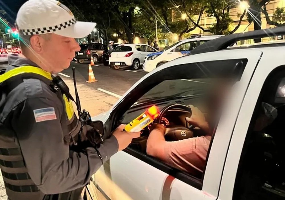 SMTRAN utilizará novos etilômetros para ampliar fiscalização contra condutores alcoolizados; PMG prepara campanha educativa e de conscientização