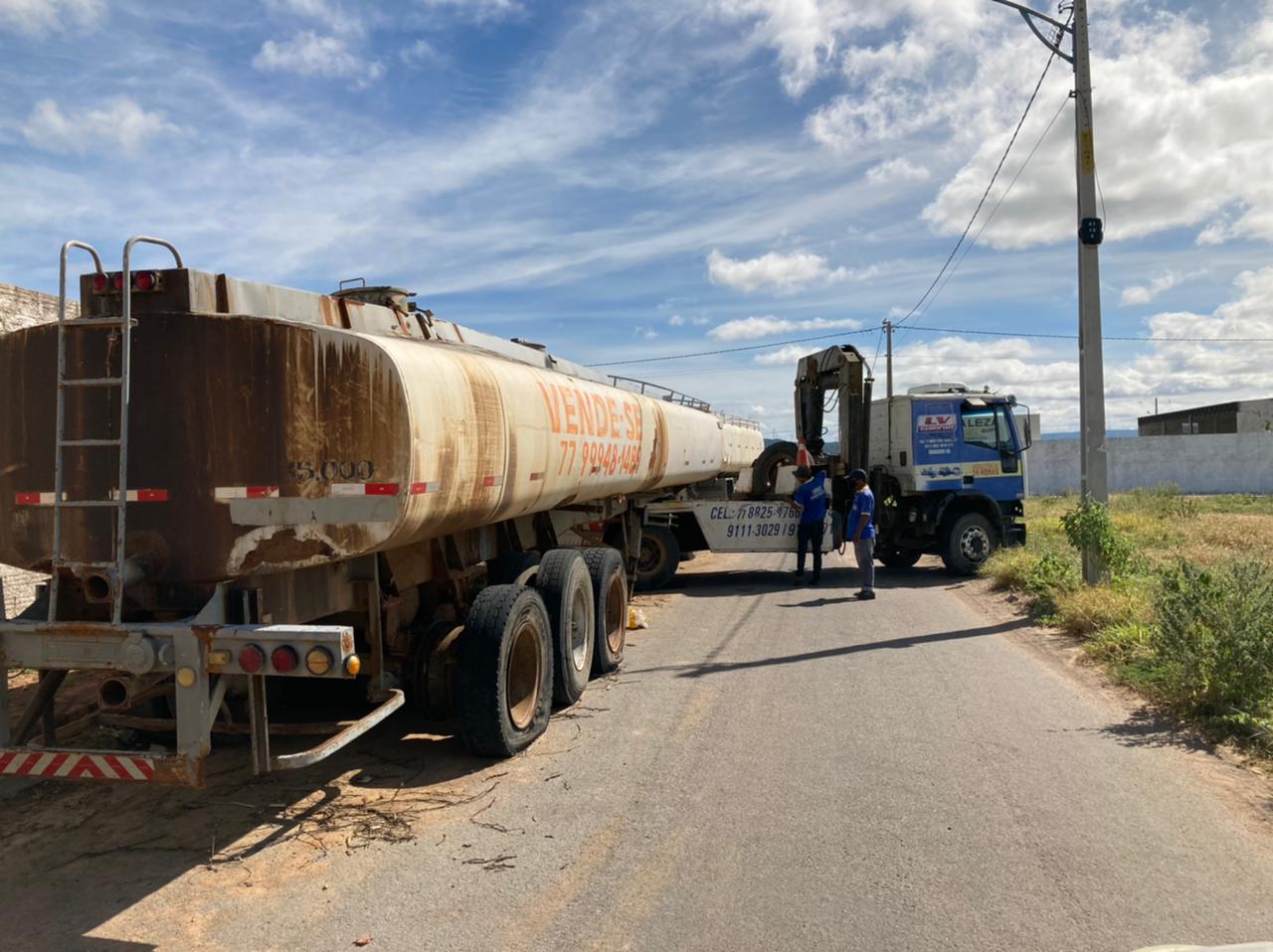 Prefeitura de Guanambi inicia a retirada de veículos abandonados no anel rodoviário, ruas e avenidas