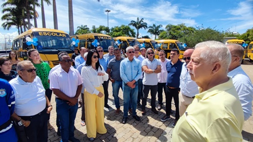Prefeito Nilo Coelho realiza a entrega de 21 novos veículos adquiridos para diversos setores da Prefeitura de Guanambi