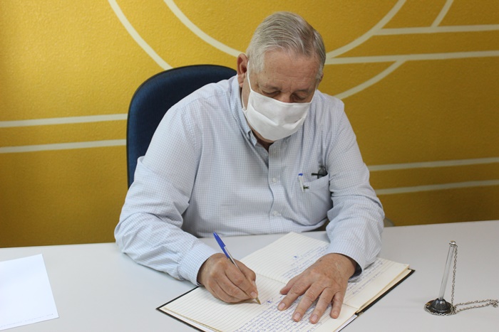 Prefeito Nilo Coelho reassume a Prefeitura de Guanambi