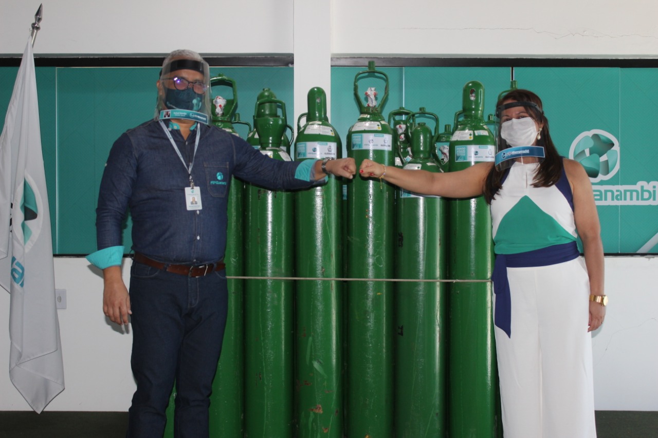 FIP entrega 40 cilindros de oxigênio para a Secretaria de Saúde de Guanambi para reforçar o enfrentamento da Covid-19 na cidade