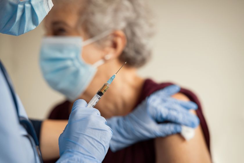 Secretaria de Saúde de Guanambi divulga última chamada para segunda dose da CoronaVac em idosos de qualquer idade e profissionais de saúde