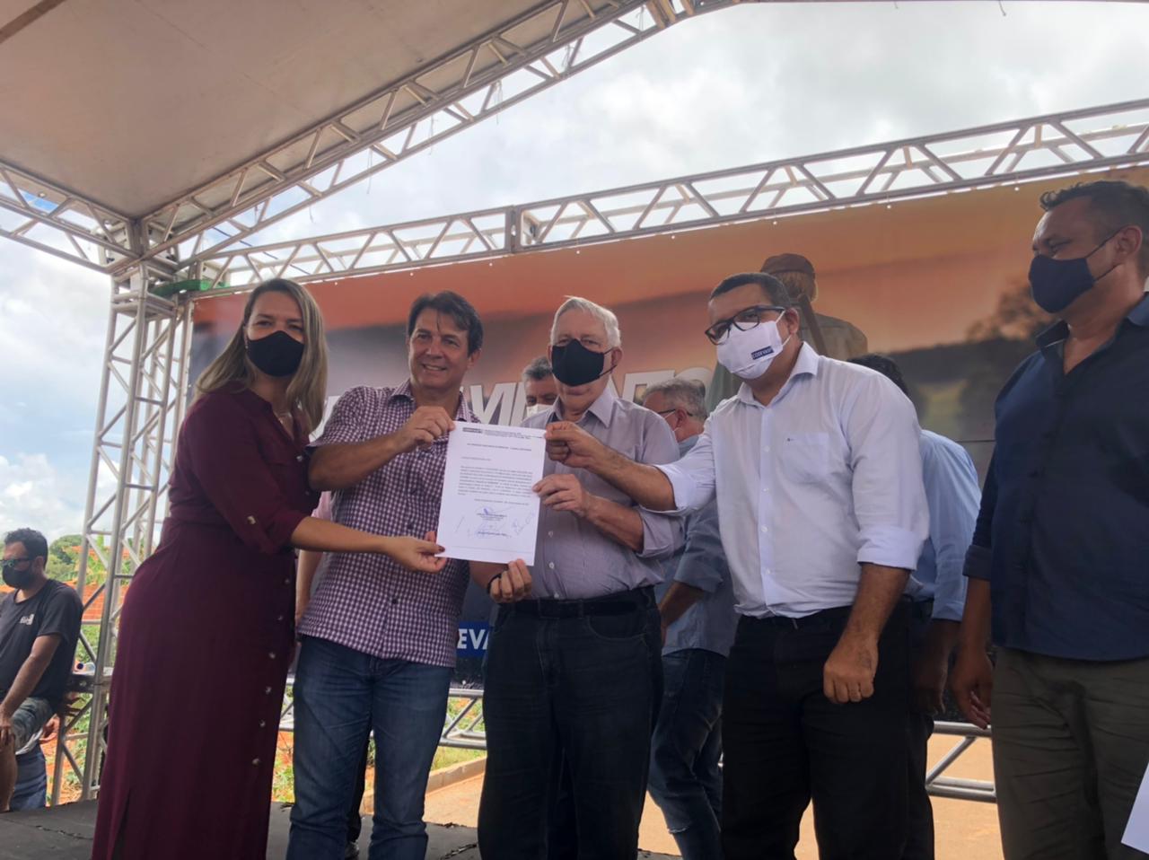 Prefeito Nilo Coelho e deputado Arthur Maia assinam ordem de serviço para asfalto entre Morrinhos e Ceraíma; mais obras são anunciadas